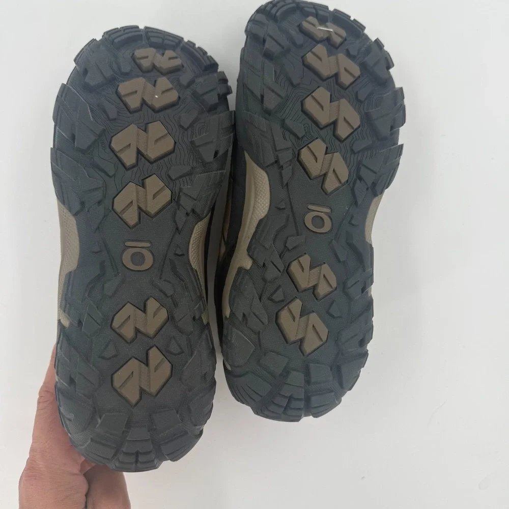 Oboz Footwear shipping ship
